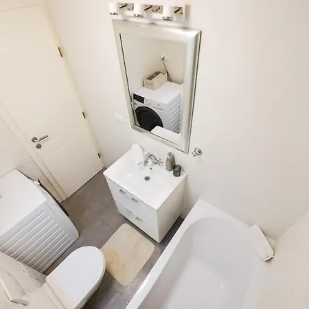 Lägenhet Two Bedroom With A Balcony Relja *