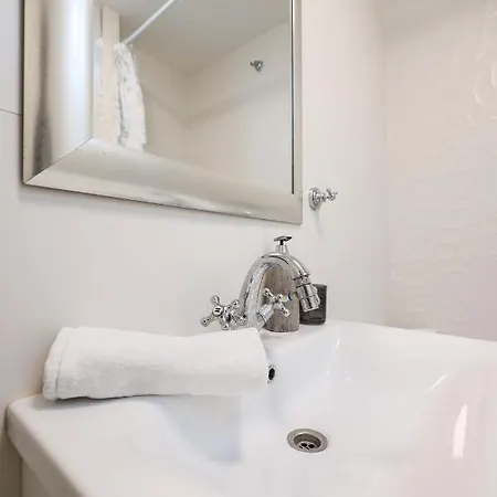 Two Bedroom With A Balcony Relja Apartment