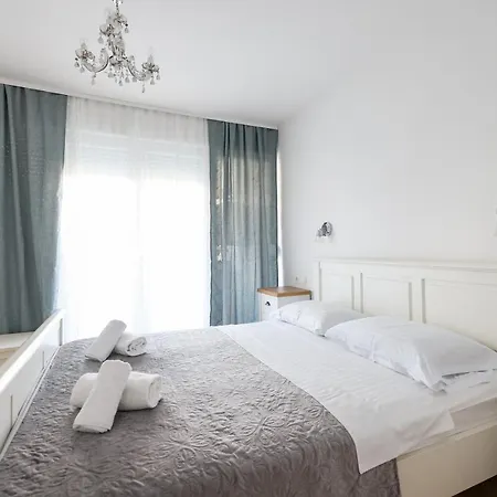 Two Bedroom With A Balcony Relja Apartment