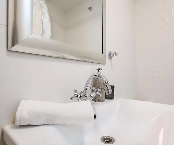 Two Bedroom With A Balcony Relja Apartment