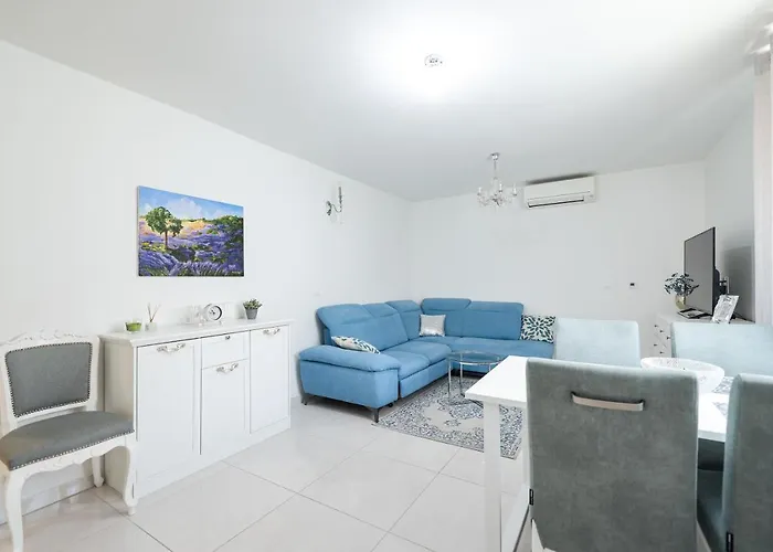 Apartment Two Bedroom With A Balcony Relja Zadar