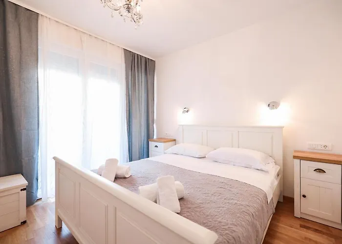 Apartment Two Bedroom With A Balcony Relja Zadar